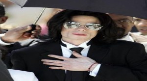 Michael Jackson leaves the Santa Barbara County Courthouse after